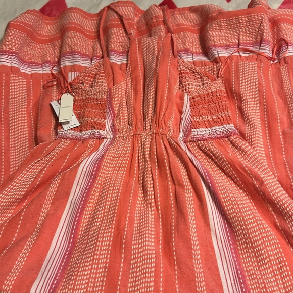NWT Liverpool Los Angeles
Racer Back Tiered Maxi Dress with Smocking in coral - Picture 14 of 17